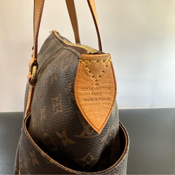 Louis Vuitton Monogram Totally MM - Picture 8 of 16